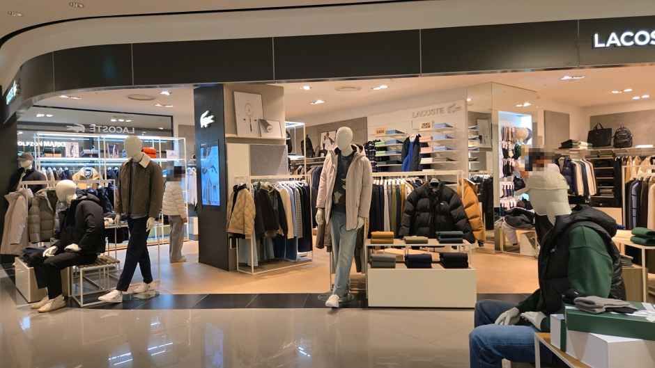 Lacoste - Hyundai Department Store Sinchon Branch [Tax Refund Shop](라코스테 현대백화점신촌점)