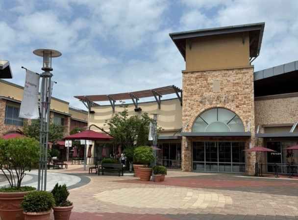 [事後免税店] VANS（ヴァンズ）・新世界サイモンプレミアムアウトレットヨジュ（驪州）店(반스 신세계사이먼프리미엄아울렛 여주점)