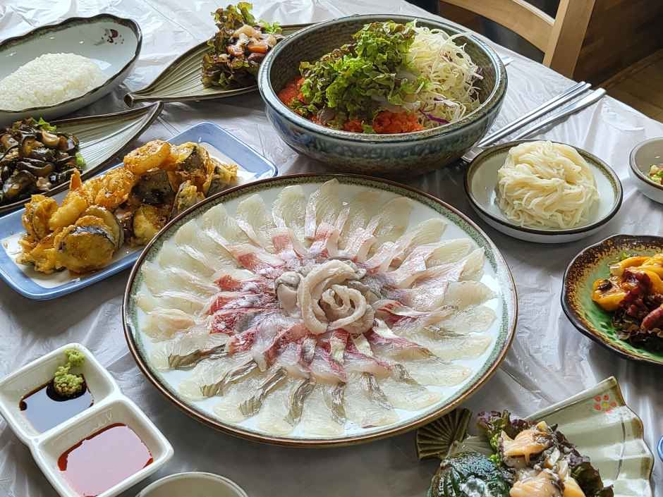 별난횟집 매미성본점