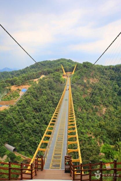 404-meter-long Ulleong Bridge