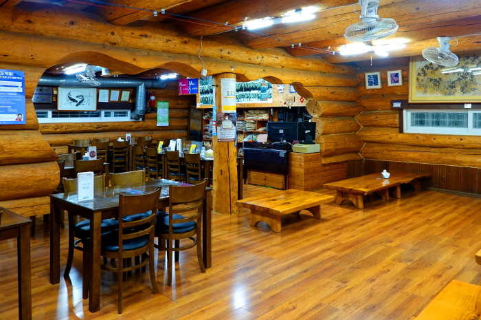 黄太丸太小屋食堂