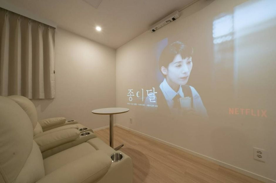 더휴식 아늑호텔 일산탄현점_무비 스위트 (4)