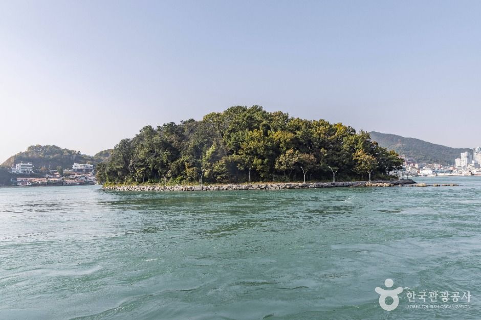 Janggundo Island