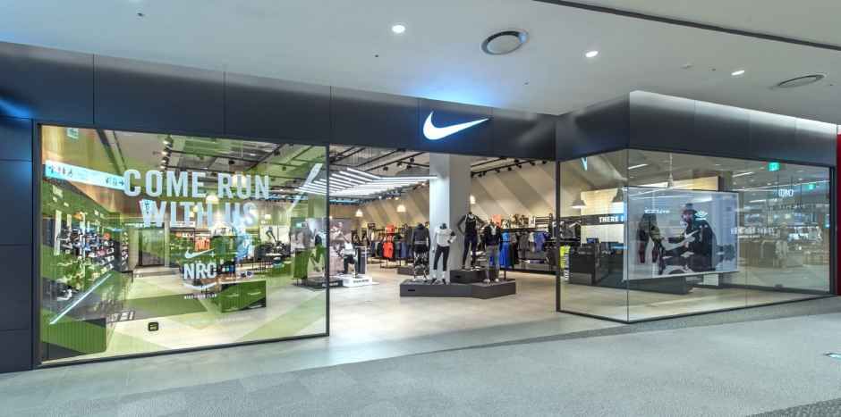 Nike 乐天购物中心 恩平店