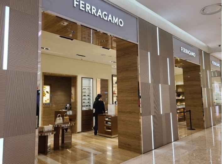 [事後免税店] FERRAGAMO（フェラガモ）・ロッテ百貨店チャンウォン（昌原）店(페라가모 롯데백화점 창원점)