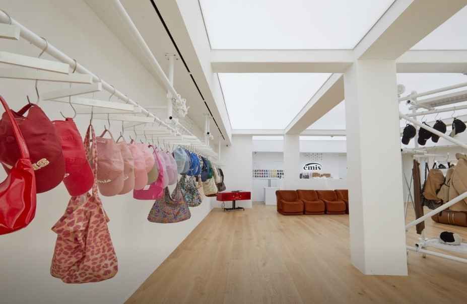 EMIS Flagship Store Seongsu[Tax Refund Shop](이미스 플래그십 스토어 성수)