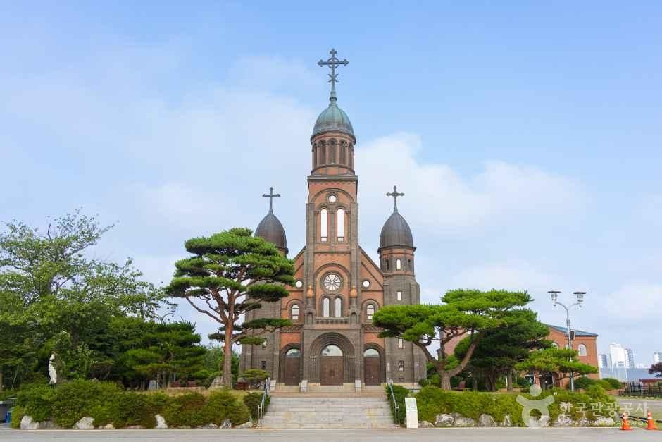 태안성당 - 충청남도 태안군 태안읍 터널길 26-13 관광 명소