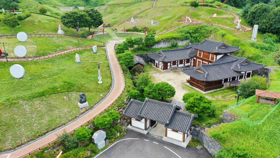 산청 목조각장전수관