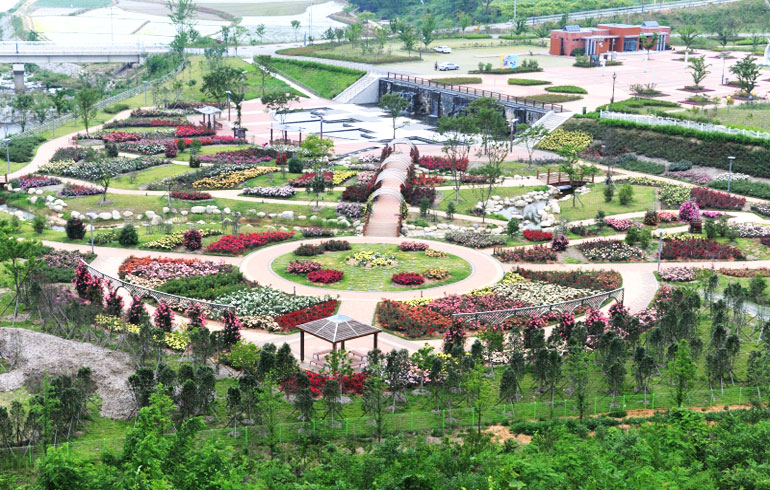 Pyeongnim Dam Rose Park