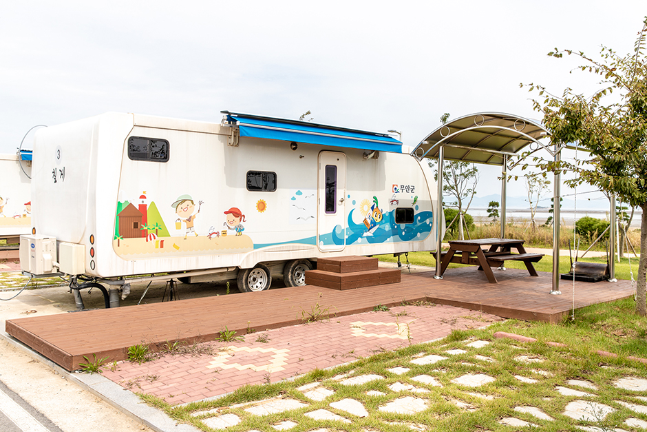 Muan Hwangto Tidal Flat Land Campground