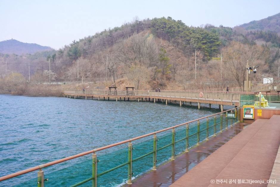 阿中湖