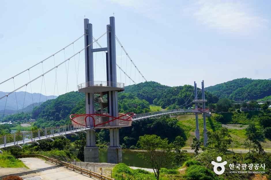 漢灘江枕状溶岩つり橋