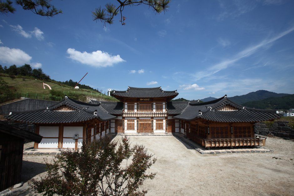 山清木彫技能伝承館
