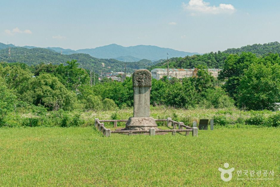 仁平大君墓及び神道碑