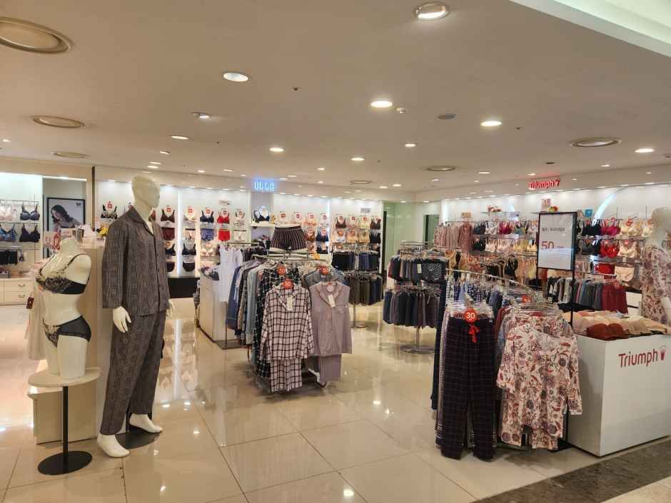 Elle & Triumph 现代奥特莱斯 加山店