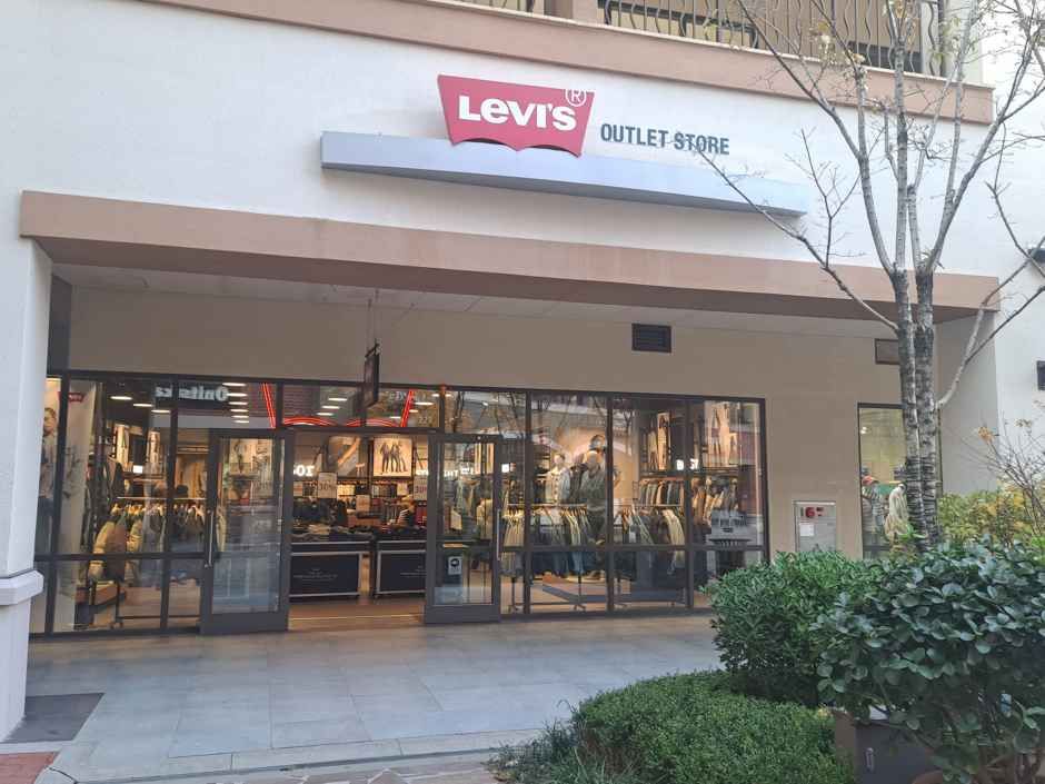 リーバイス 新世界シモン プレミアムアウトレット 坡州店