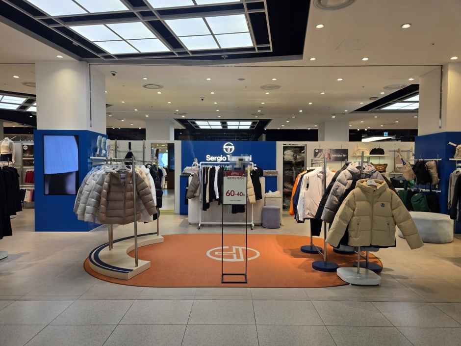 [事後免税店] Sergio Tacchini（セルジオ・タッキーニ）・ロッテプレミアムアウトレットキフン（器興）店(세르지오타키니 롯데프리미엄아울렛 기흥점)