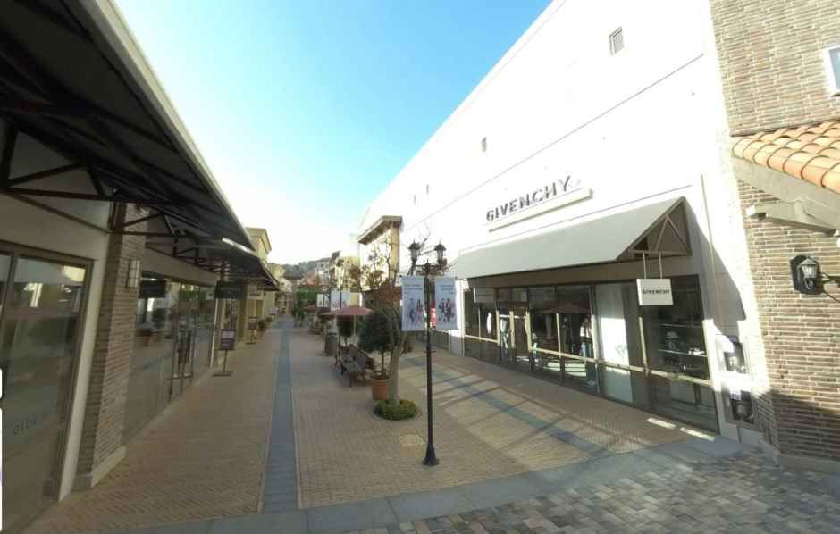 데상트골프 신세계사이먼프리미엄아울렛 부산점