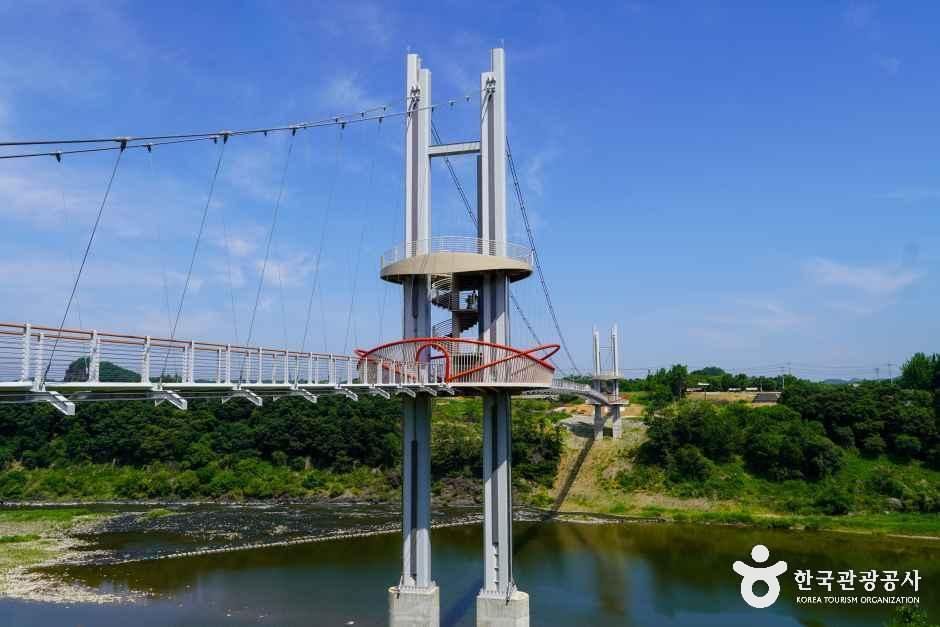 한탄강 베개용암 출렁다리