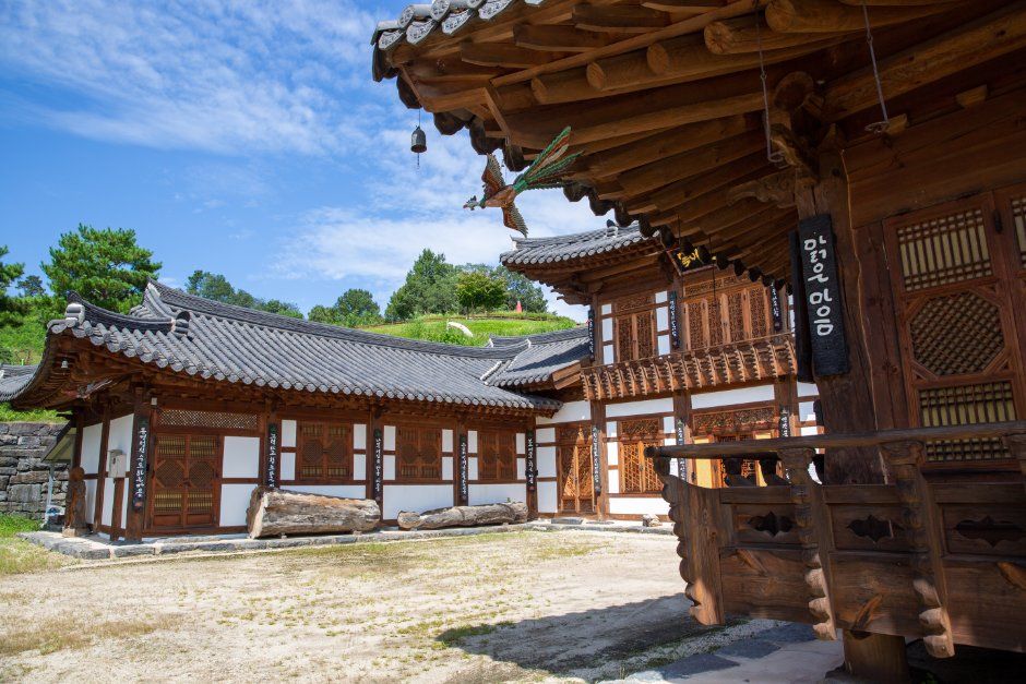 산청 목조각장전수관
