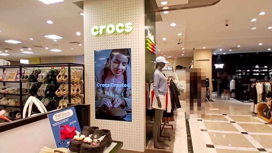 Crocs 现代百货 美阿店