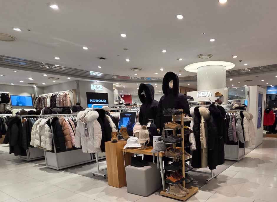 Nepa - Hyundai Department Store Sinchon Branch [Tax Refund Shop](네파 현대백화점 신촌점)