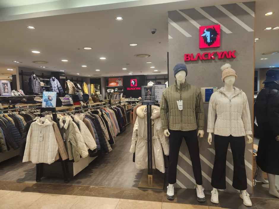 Black Yak 现代奥特莱斯 加山店
