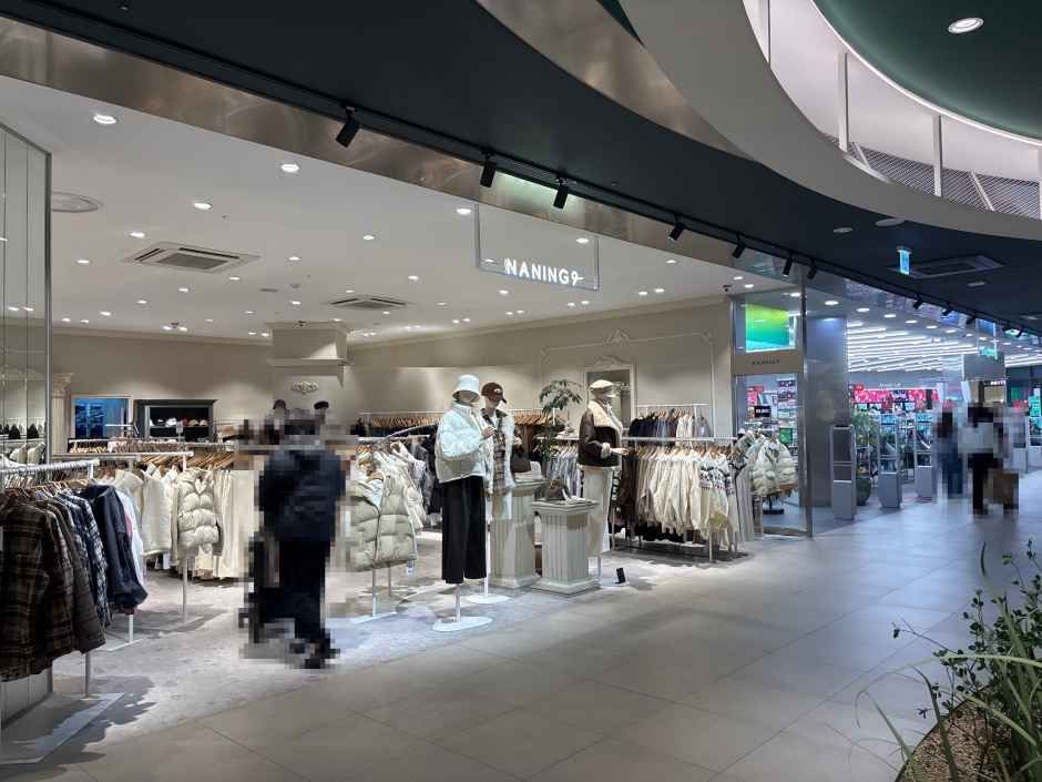 Nanninggu Lotte Premium Outlets East Busan Branch