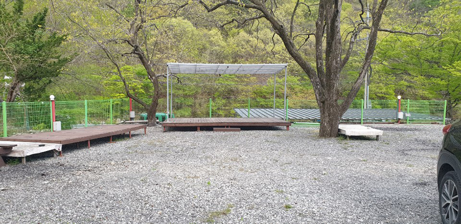 アート&オートキャンプ場