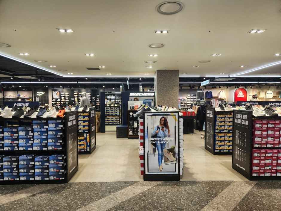 스케쳐스 NC 신구로점