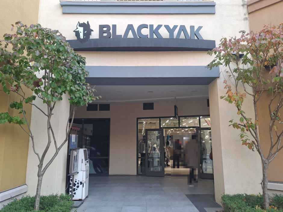 Black Yak 新世界Simon高级奥特莱斯 坡州店