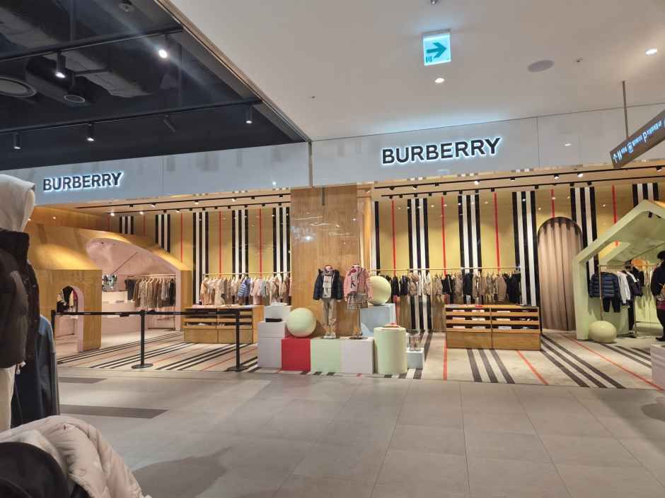 [事後免税店] BURBERRY（バーバリー）キッズ・新世界Art&Science店(버버리칠드런 대전신세계 Art&Science점)