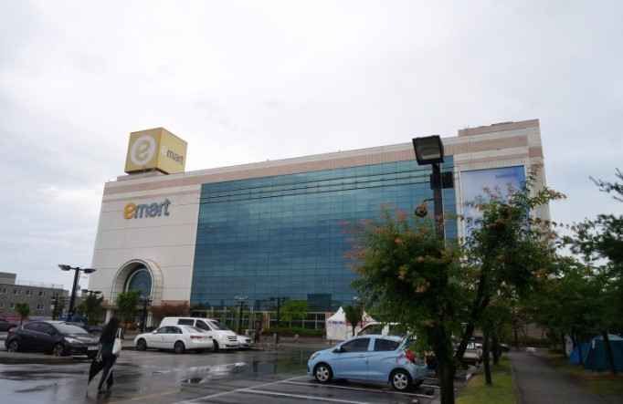 [事後免税店]LECAF（ルカフ）・イーマートカンヌン（江陵）店(르까프 이마트 강릉점)