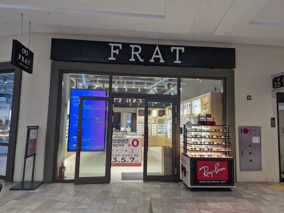 [事後免税店] FRAT（フラット）眼鏡・新世界サイモンプレミアムアウトレットシフン（始興）店(프랫안경 신세계사이먼프리미엄아울렛 시흥점)