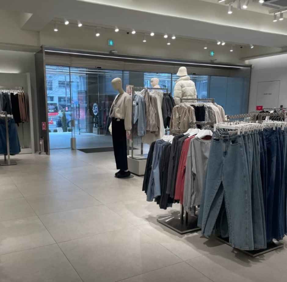 에잇세컨즈 강남대로점