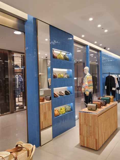 [事後免税店] LOEWE（ロエベ）・ロッテ百貨店本店(로에베 롯데백화점 본점)