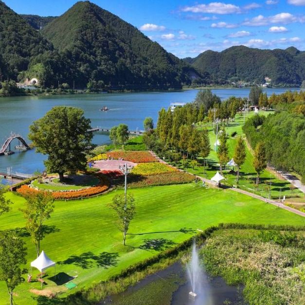 居禮里樹木公園と指輪橋