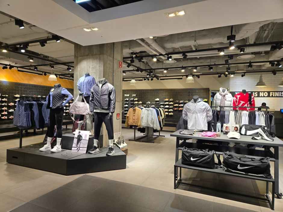 Nike - Hyundai Outlet Garden Five Branch [Tax Refund Shop] (나이키 현대아울렛 가든파이브점)