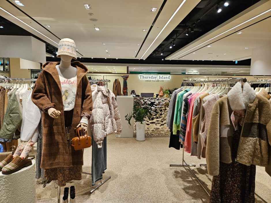 [事後免税店] Thursday Island（サースデーアイランド）・現代プサン（釜山）店(써스데이아일랜드 커넥트현대 부산점)