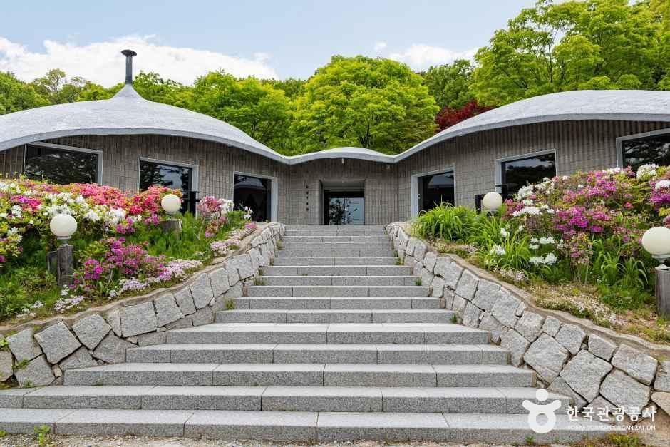 아우트로커피 - 충청북도 청주시 상당구 낭성면 산성로 676 관광 명소