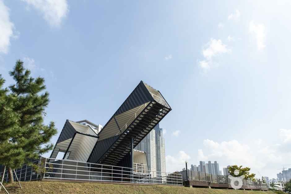 Incheon Ocean Scope (Incheon Bridge Observatory)