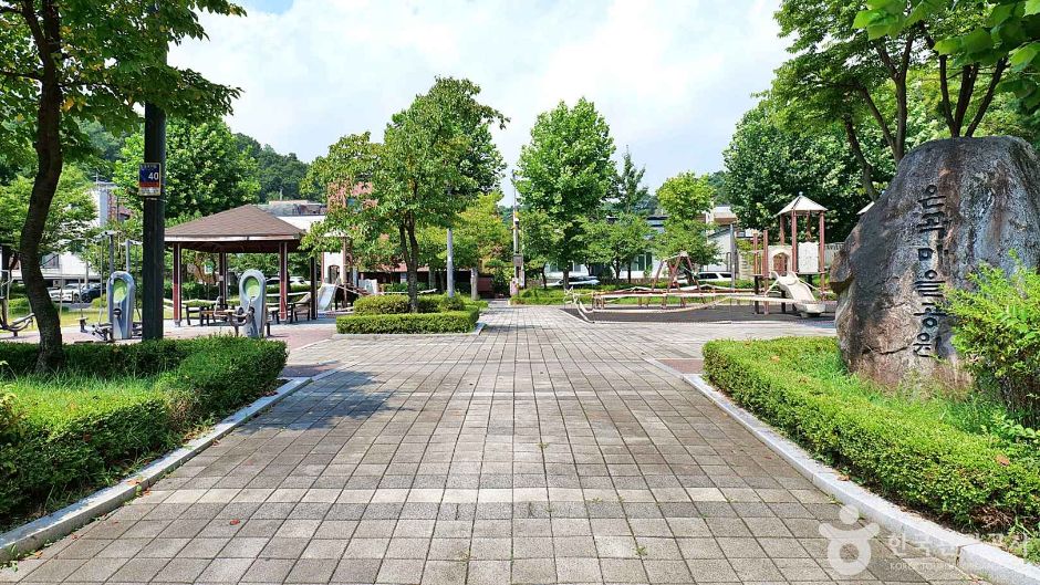 銀谷村公園