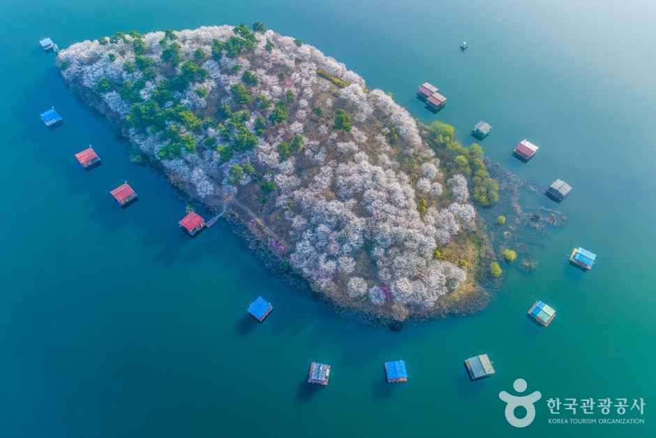 草坪貯水池