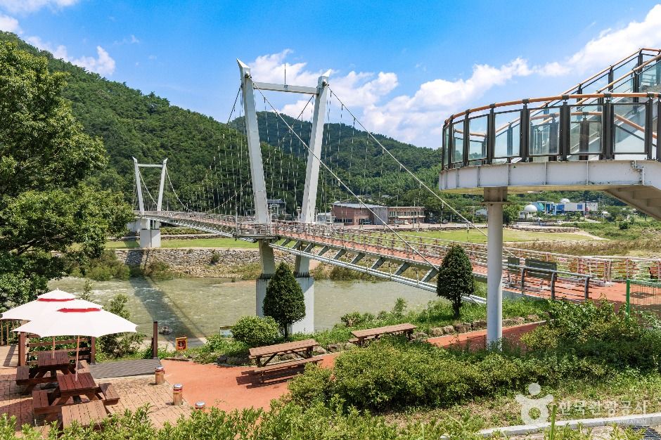 Seomjin River Amusement Area