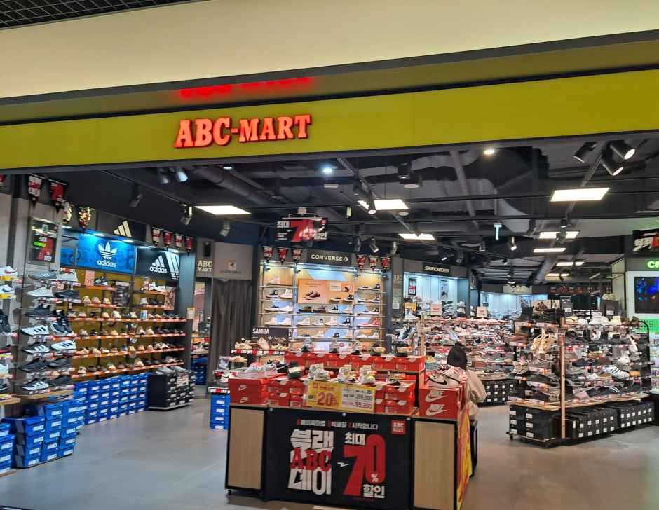 ABC-Mart - Hyundai Outlets Dongdaemun Branch [Tax Refund Shop](ABC마트 현대아울렛 동대문점)