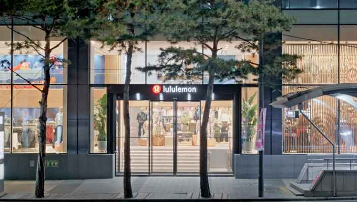 lululemon Myeongdong Timewalk Branch [Tax Refund Shop](룰루레몬 명동 타임워크점)
