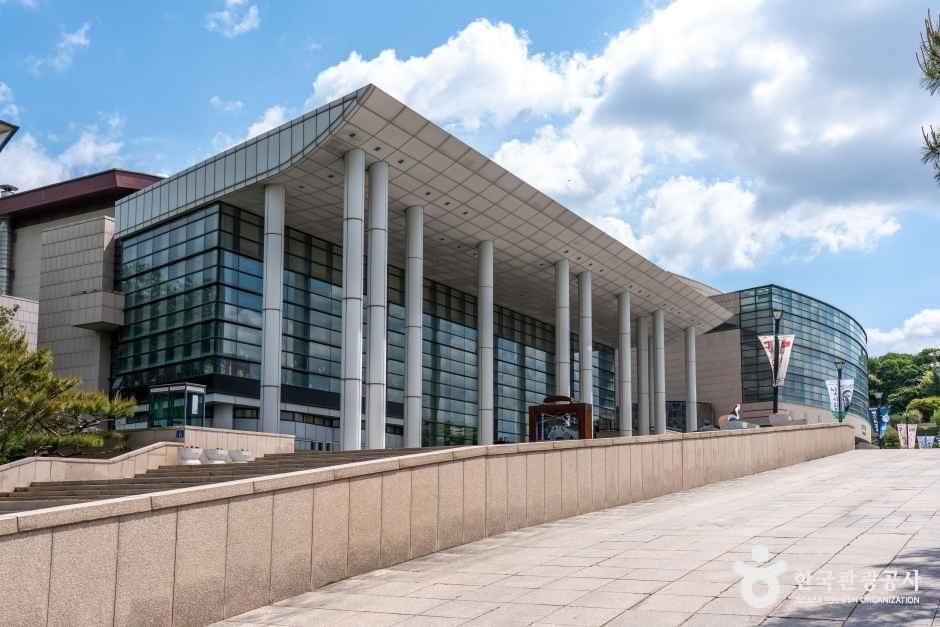 한국소리문화의전당 - 전북특별자치도 전주시 덕진구 소리로 31 관광 명소