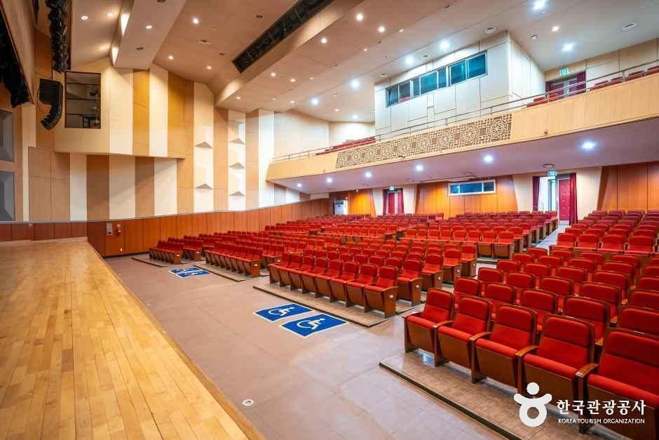 전주 덕진예술회관
