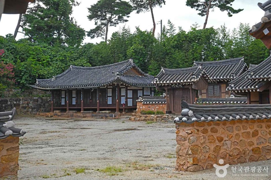 Jukjeong Seowon