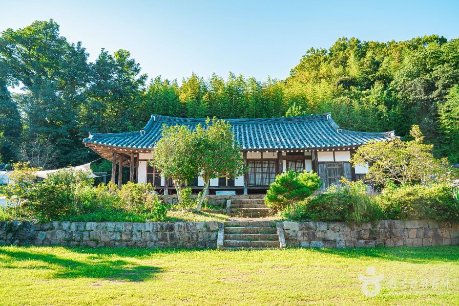Yugyo-ri Old House, Muan